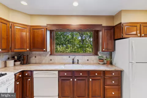 5901 Rustic Ln, Elkridge, MD 21075 photo 5