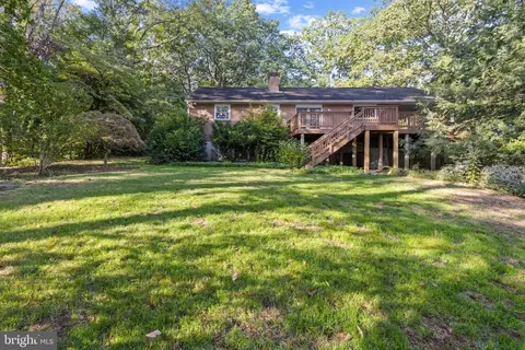 5901 Rustic Ln, Elkridge, MD 21075 photo 2