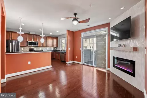 Living - 7676 Maple Lawn Blvd #2, Fulton, MD 20759 photo 4 of 4