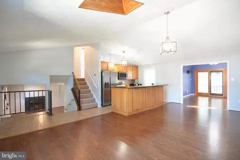 Living - 8716 Clemente Ct, Jessup, MD 20794 photo 4 of 10