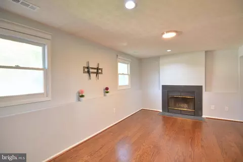 Living - 8716 Clemente Ct, Jessup, MD 20794 photo 7 of 10