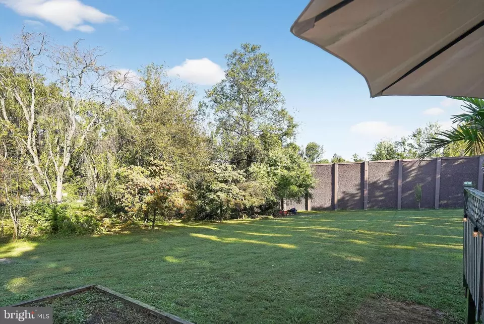 Exterior - 10948 Scaggsville Rd, Laurel, MD 20723 photo 11 of 14