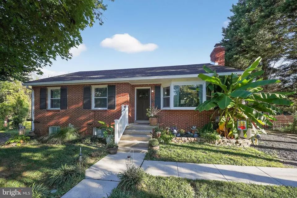 Exterior - 10948 Scaggsville Rd, Laurel, MD 20723 photo 1 of 14