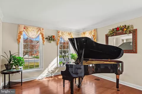 Entry Way - 10047 Fall Rain Dr, Laurel, MD 20723 photo 6 of 12