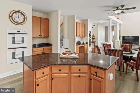Kitchen - 10047 Fall Rain Dr, Laurel, MD 20723 photo 4 of 4