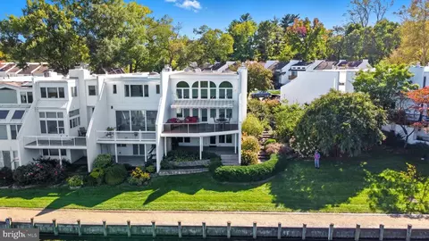 10301 Wilde Lake Ter, Columbia, MD 21044