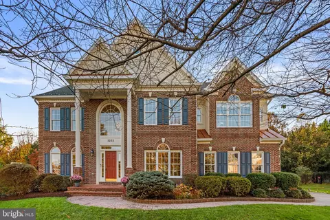 5232 Grovemont Dr, Elkridge, MD 21075