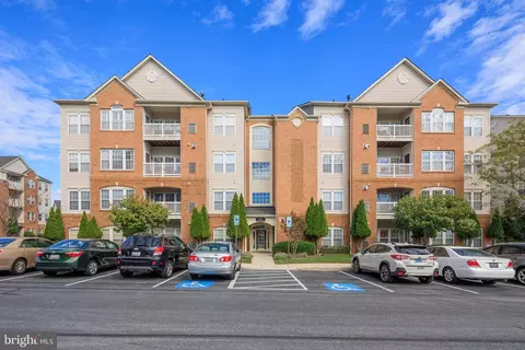 8115 Yellow Pine Dr #L, Ellicott City, MD 21043