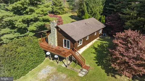18151 New Cut Rd, Mount Airy, MD 21771