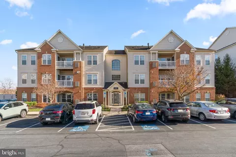 8135 Cyprus Cedar Ln #K, Ellicott City, MD 21043
