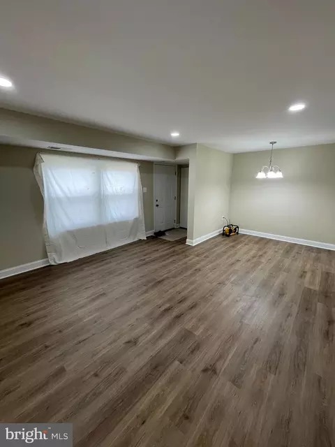 Living - 9220 Bridle Path Ln #E, Laurel, MD 20723 photo 3 of 3