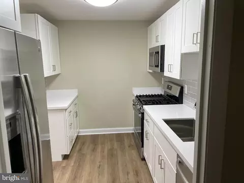 Kitchen - 9220 Bridle Path Ln #E, Laurel, MD 20723 photo 3 of 4