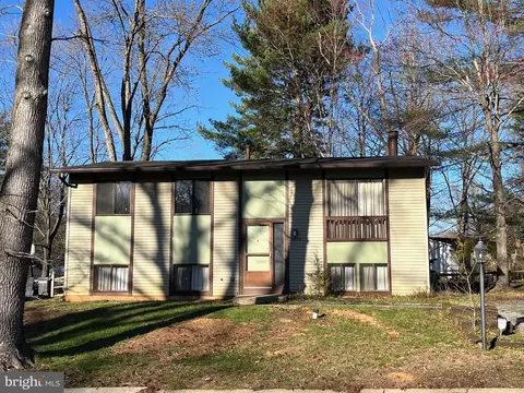 9454 Brett Ln, Columbia, MD 21045