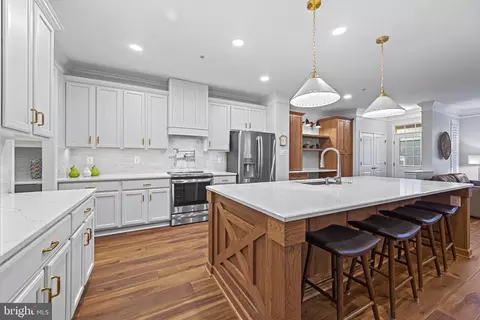 5803 Duncan Dr, Ellicott City, MD 21043