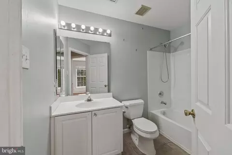 Bath - 9287 Maxwell Ct, Laurel, MD 20723 photo 2 of 2