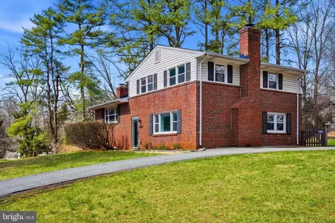 10798 W Crestview Ln, Laurel, MD 20723