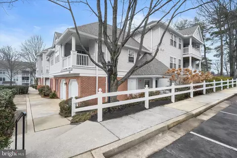 5800 Wyndham Cir #206, Columbia, MD 21044