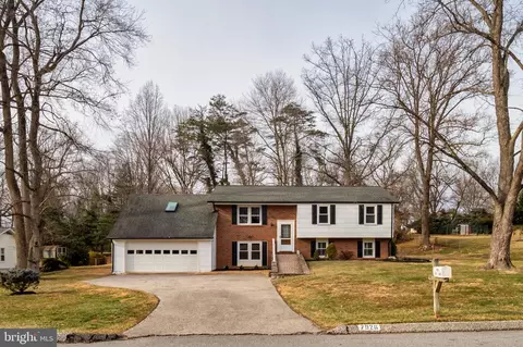 7926 Helmart Dr, Laurel, MD 20723 photo 2