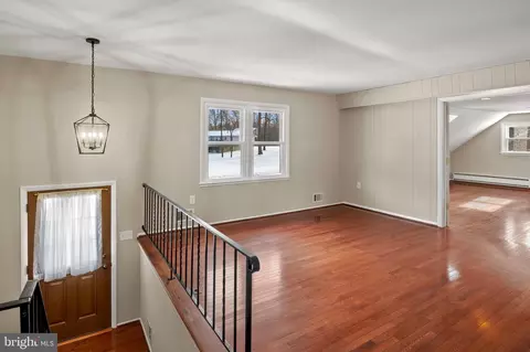 7926 Helmart Dr, Laurel, MD 20723 photo 7