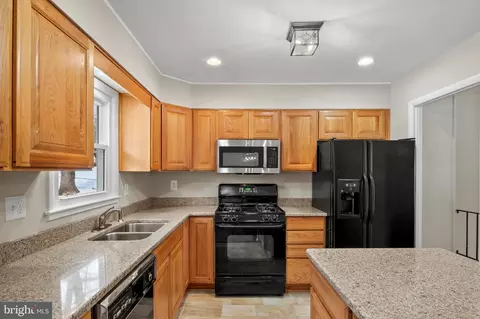 7926 Helmart Dr, Laurel, MD 20723 photo 11