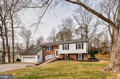 7926 Helmart Dr, Laurel, MD 20723