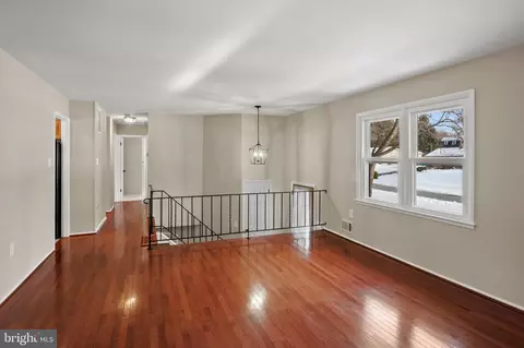 7926 Helmart Dr, Laurel, MD 20723 photo 8