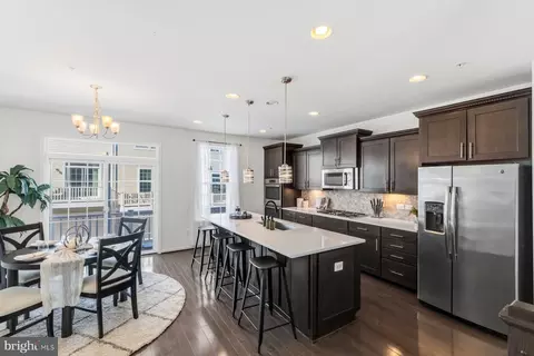 7205 Barry Ln, Elkridge, MD 21075