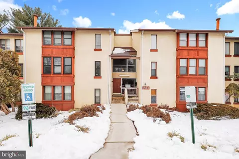 9645 White Acre Rd #A2, Columbia, MD 21045