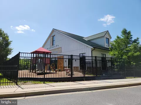 Exterior - 7103 Beaumont Pl #A, Hanover, MD 21076 photo 4 of 4