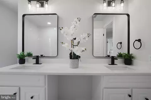 Entry Way - 10390 Stansfield Rd, Laurel, MD 20723 photo 6 of 10