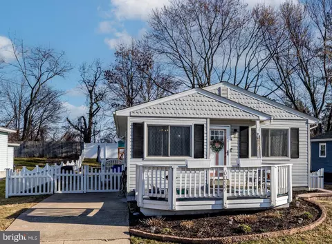 6037 Claire Dr, Elkridge, MD 21075