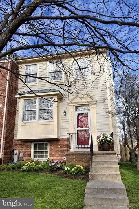 8015 Brightwood Ct, Ellicott City, MD 21043