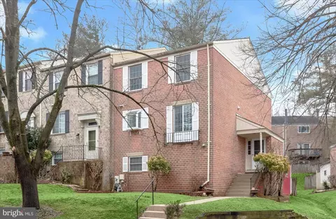 9811 Rainleaf Ct, Columbia, MD 21046