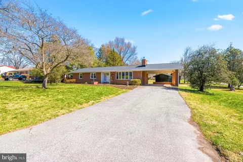 8966 Chapel Ave, Ellicott City, MD 21043