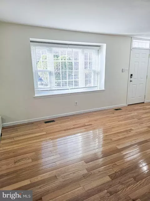 Living - 9737 Whiskey Run, Laurel, MD 20723 photo 2 of 4