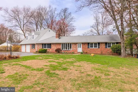 10214 Green Clover Dr, Ellicott City, MD 21042