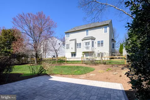 Exterior - 10013 Fall Rain Dr, Laurel, MD 20723 photo 5 of 8