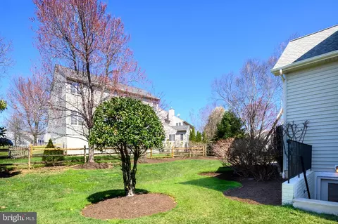 Exterior - 10013 Fall Rain Dr, Laurel, MD 20723 photo 6 of 8