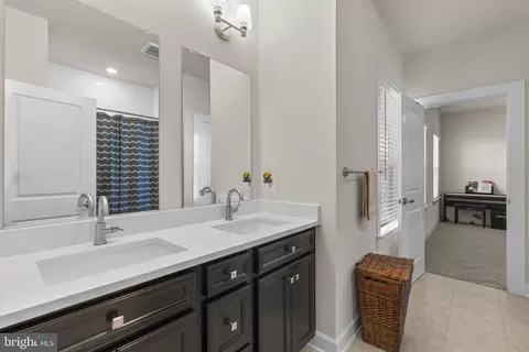 Entry Way - 8417 Bald Eagle Ct, Laurel, MD 20723 photo 8 of 11