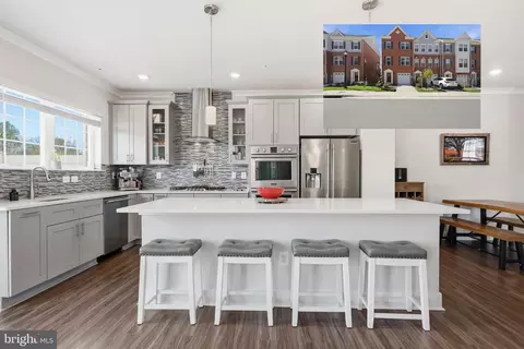 7993 Potter Pl, Elkridge, MD 21075