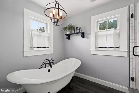 Bath - 16645 Frederick Rd, Mount Airy, MD 21771 photo 3 of 6