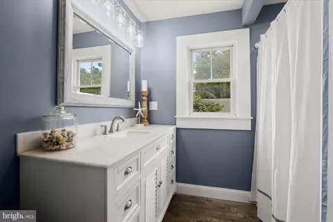Bath - 16645 Frederick Rd, Mount Airy, MD 21771 photo 5 of 6