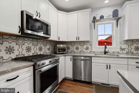 Kitchen - 16645 Frederick Rd, Mount Airy, MD 21771 photo 5 of 5