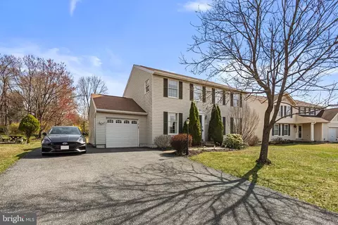 8745 Cardinal Forest Cir, Laurel, MD 20723