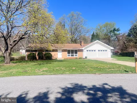 10770 W Crestview Ln, Laurel, MD 20723