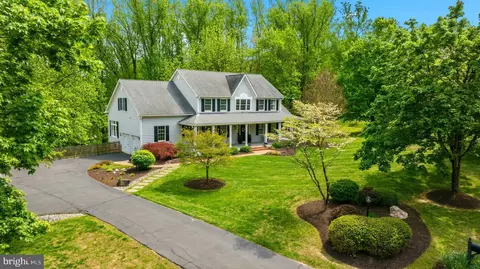 12252 Woodford Dr, Marriottsville, MD 21104