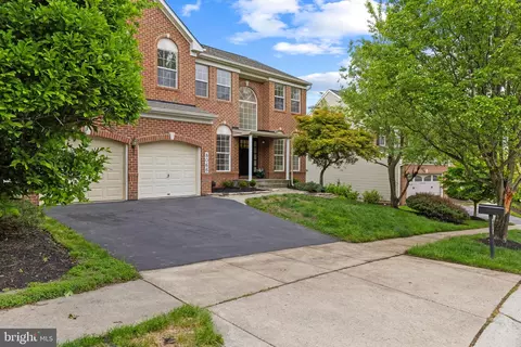 8066 High Castle Rd, Ellicott City, MD 21043