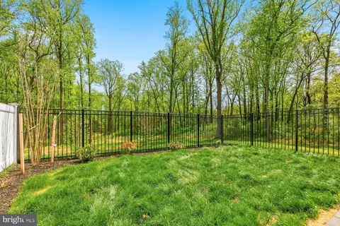 8513 Hudson Ct, Laurel, MD 20723 photo 3