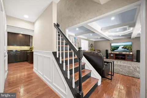 Entry Way - 6206 Fairbourne Ct, Hanover, MD 21076 photo 2 of 6