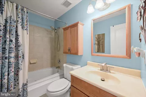 Bath - 6206 Fairbourne Ct, Hanover, MD 21076 photo 3 of 4